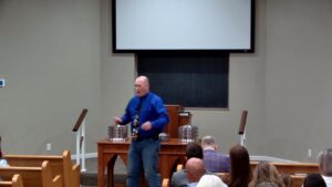 Bruce Queen speaking at Valley Church of Christ